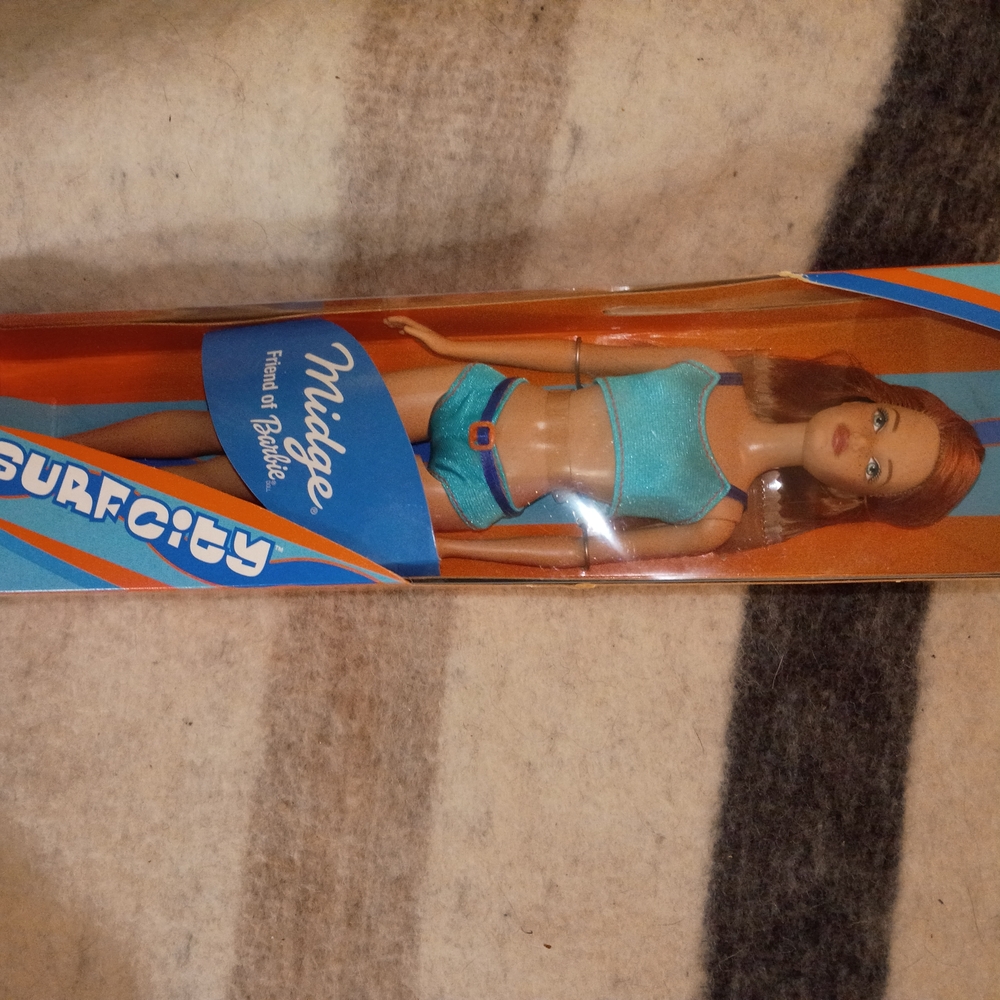 Surf City Midge Doll with Aqua Outfit